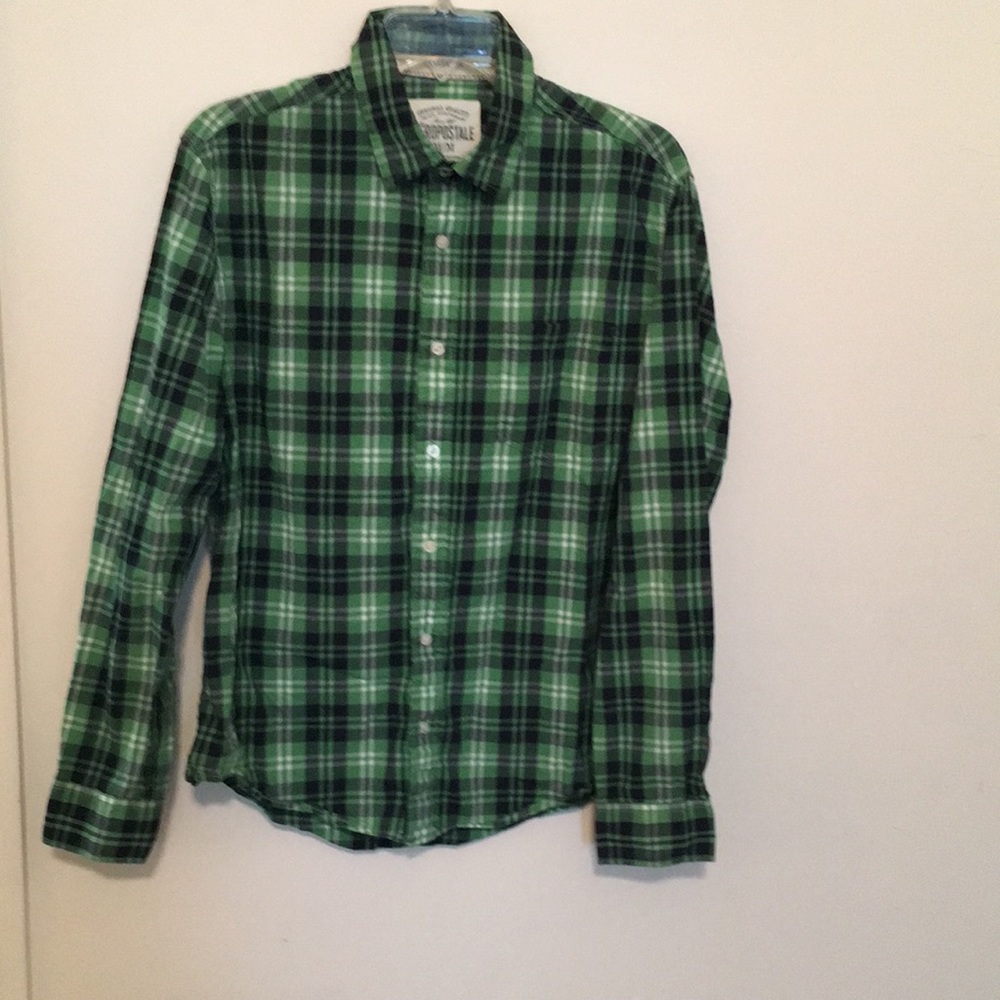 Aeropostale Medium green plaid shirt long sleeved
